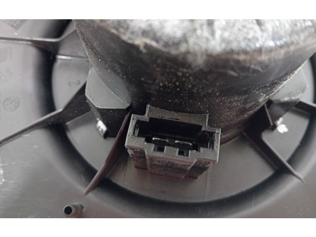 Вентилятор печки 6R1819015 Skoda Fabia Mk3 (NJ)