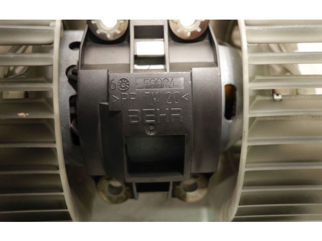 Вентилятор печки       BMW X3 E83