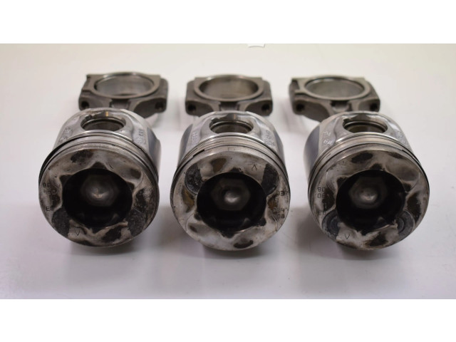  Поршень M9R 782   Renault Trafic II (X83)  