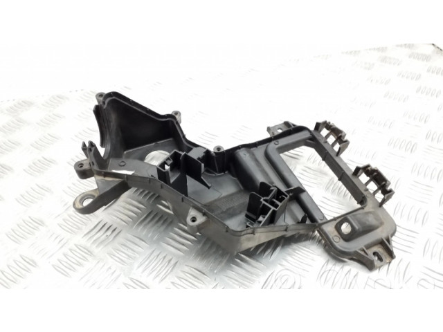 Другая деталь двигателя