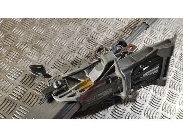 Крестовидная связь оси рулевого колеса