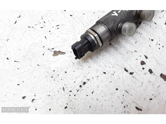 Топливная рампа 30777554 Volvo V70