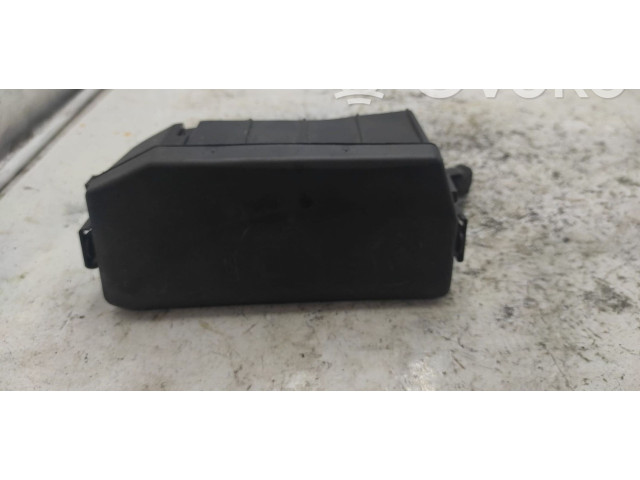 Блок предохранителей    Audi A1    