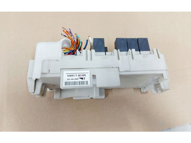 Блок предохранителей 50617-0186 Mitsubishi Lancer