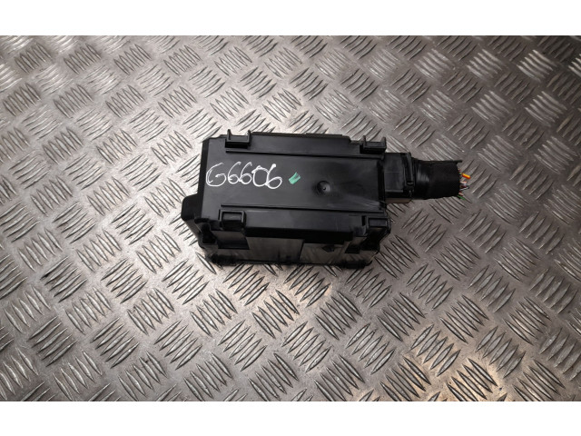 Блок предохранителей  KU5T14A003GA   Ford Transit Custom    