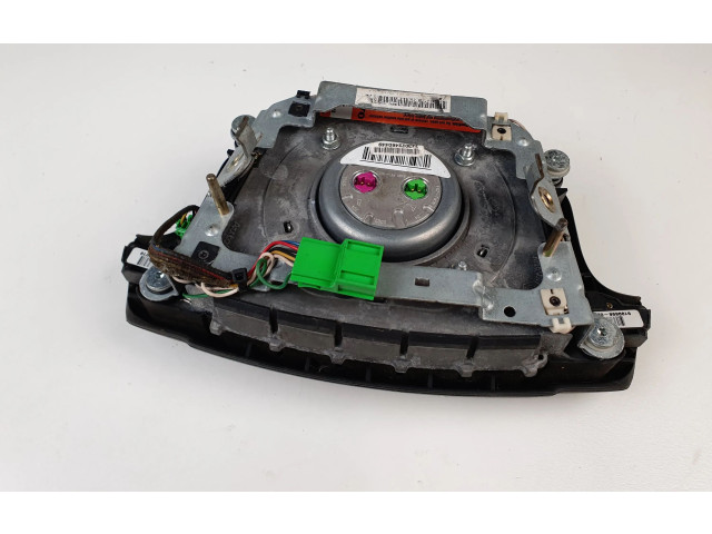 Подушка безопасности водителя    Volvo V70