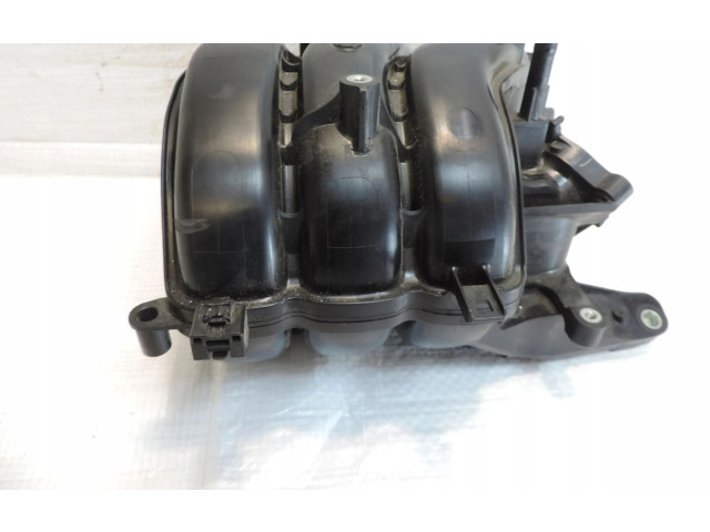 Vstřikovač 17101-15130 Toyota Yaris XP210