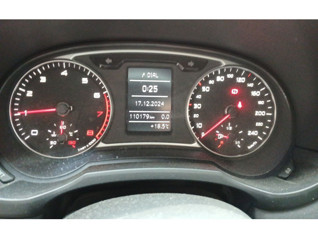 Панель приборов    Audi A1       