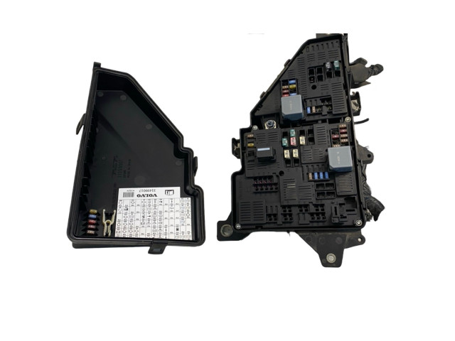 Блок предохранителей  100133197, 31499017   Volvo XC90    