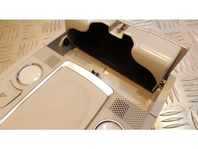 Фонарь освещения передних мест