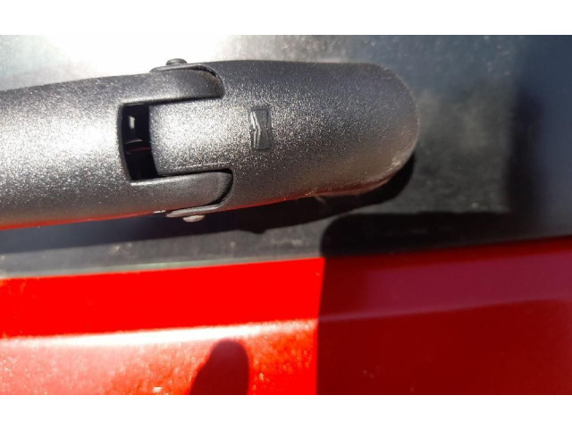 Моторчик заднего дворника 52053067 Fiat 500L