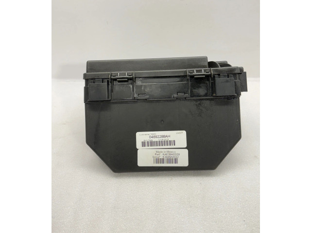 Блок предохранителей 04692288AH   Jeep Cherokee IV KK    