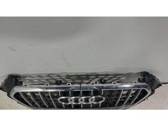 Верхняя решётка Audi Q3 8U 2011-2016 года 8U0853653A
