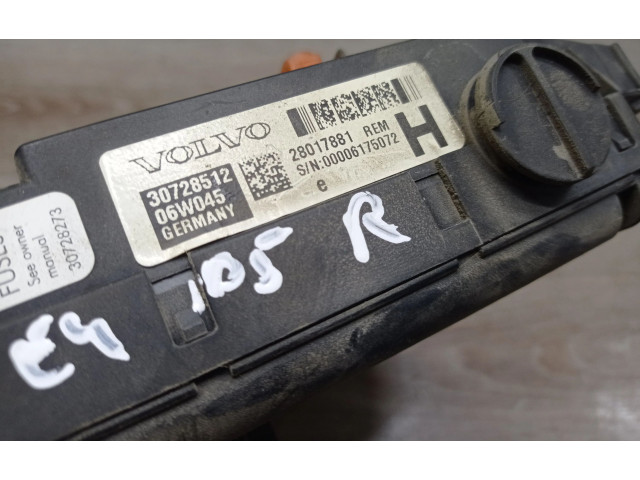 Блок предохранителей 28017881, 30728512 Volvo S60