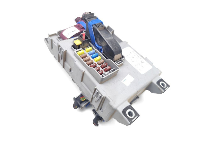 Блок предохранителей 00520028650, 28444383   Opel Combo D    