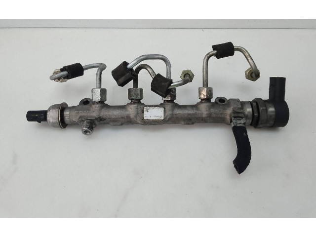 Топливная рампа 04L089D   Audi A3 S3 A3 Sportback 8P  