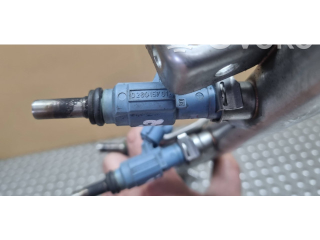 Топливная рампа 022133315M, 022906031J   Audi A3 S3 8P  