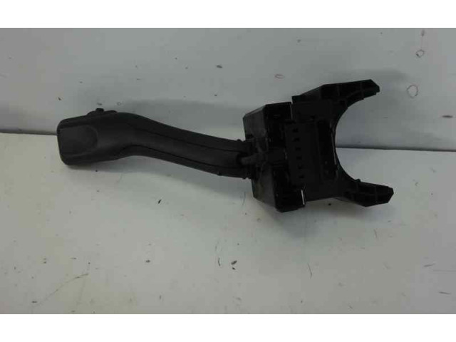 Ручка стеклоочистителей 4B0953503F Audi A3 S3 8L