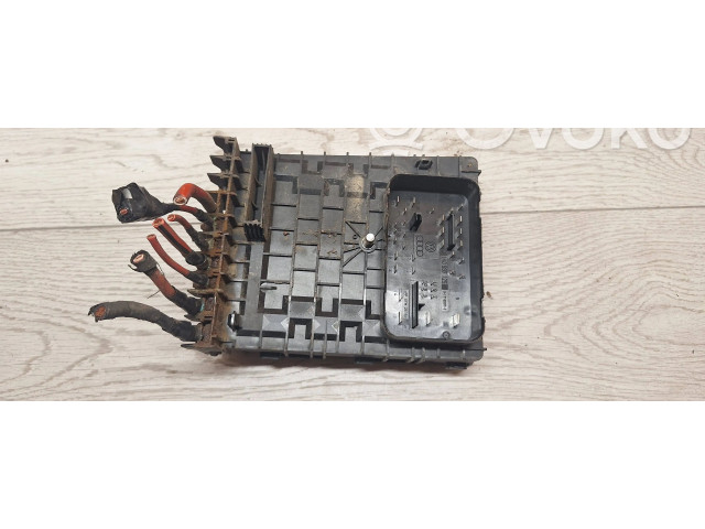 Блок предохранителей 1k0937118   Skoda Yeti (5L)    