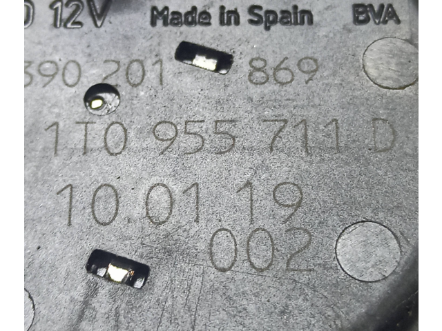 Моторчик заднего дворника 1T0955711D Volkswagen Caddy