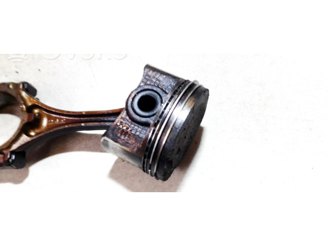 Поршень с шатуном Lexus IS 200-300 для бензинового двигателя 2.0