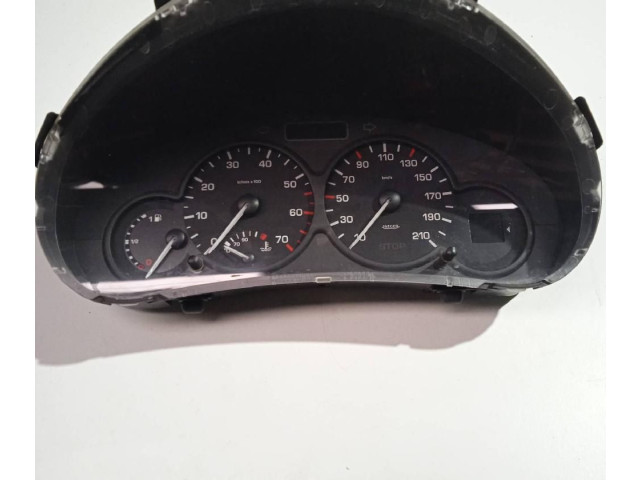 Přístrojová deska  Citroen Berlingo 1999 000822002  