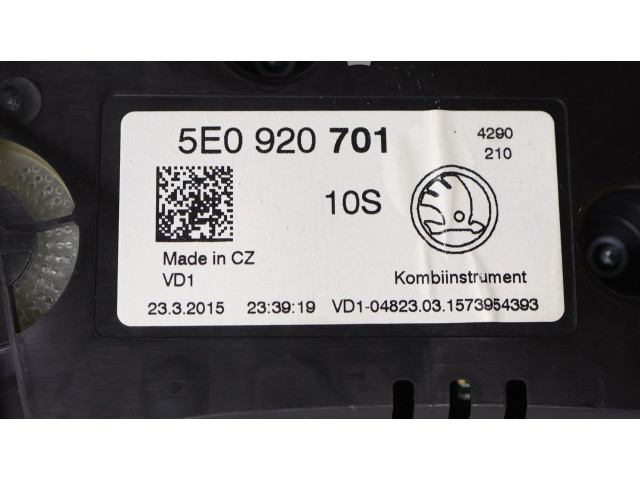 Панель приборов 5E0920701 Skoda Octavia Mk3 (5E)
