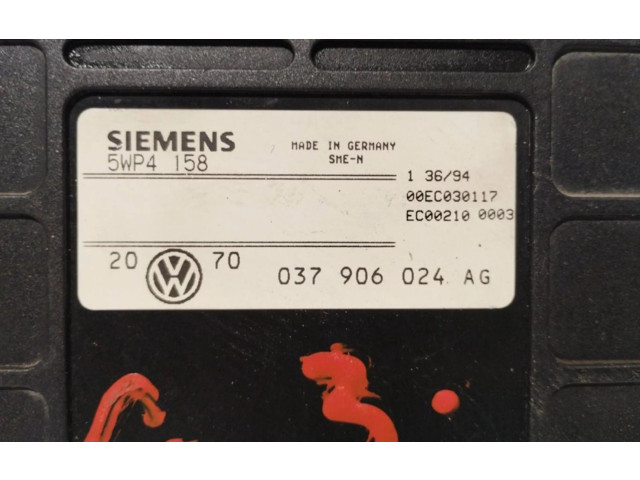 Блок управления двигателя 037906024AG Volkswagen Golf III