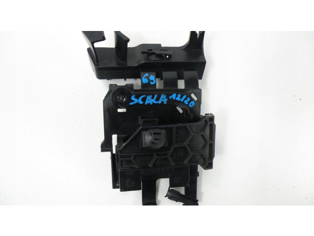 Другая деталь отсека двигателя