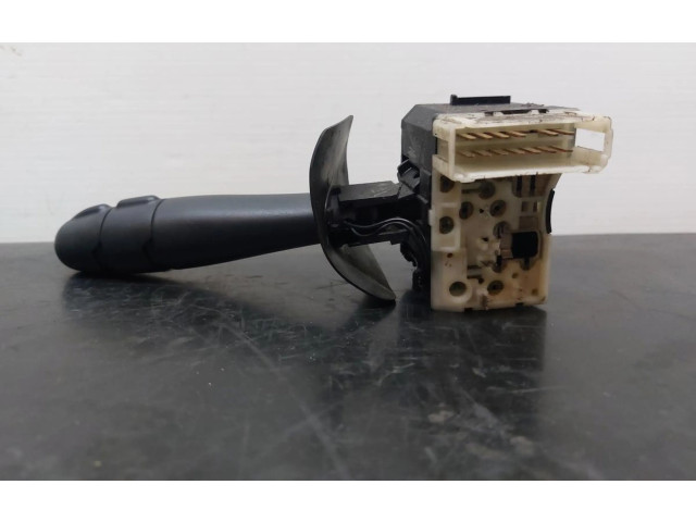 Включатель скорости стеклоочистителей Renault Clio II 1998 - 2001 года 6164