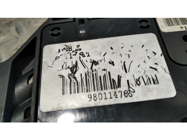 Блок предохранителей 9801147680   Citroen C1    