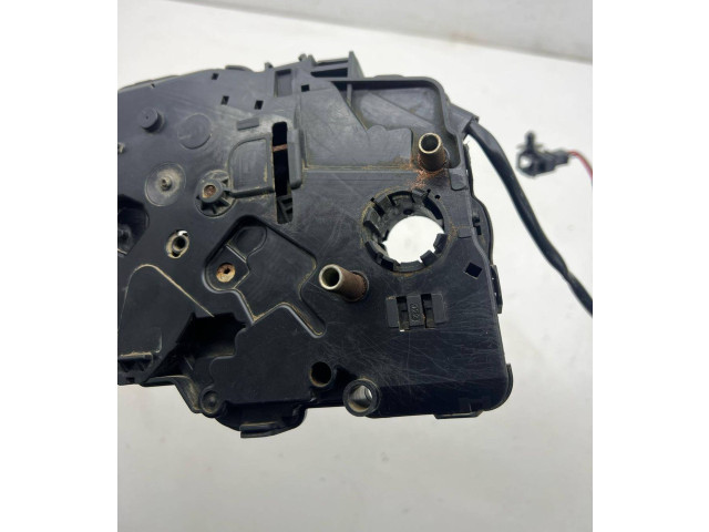 Zámek zadních dveří 2K0827426C Volkswagen Caddy 2008