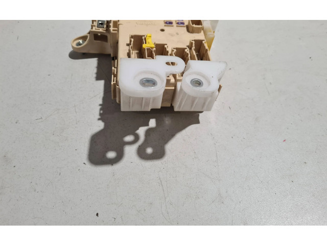 Блок предохранителей 8922178010 Lexus NX