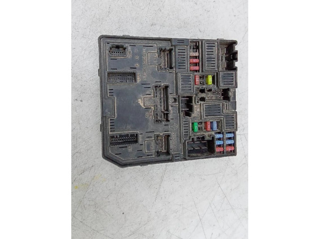 Pojistková skříňka 284B75NA0A Nissan Qashqai+2 2013