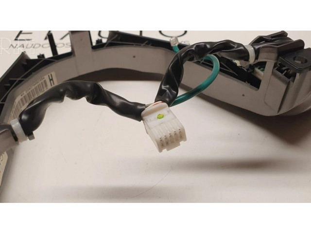 Кнопки рулевого колеса