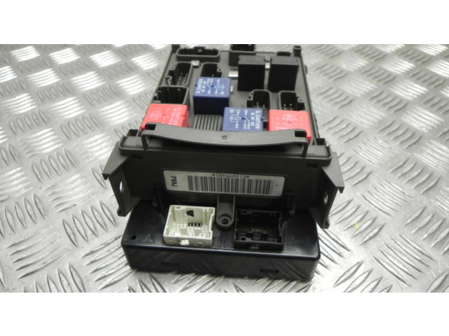 Блок предохранителей  8200190269, G4256   Renault Laguna I    