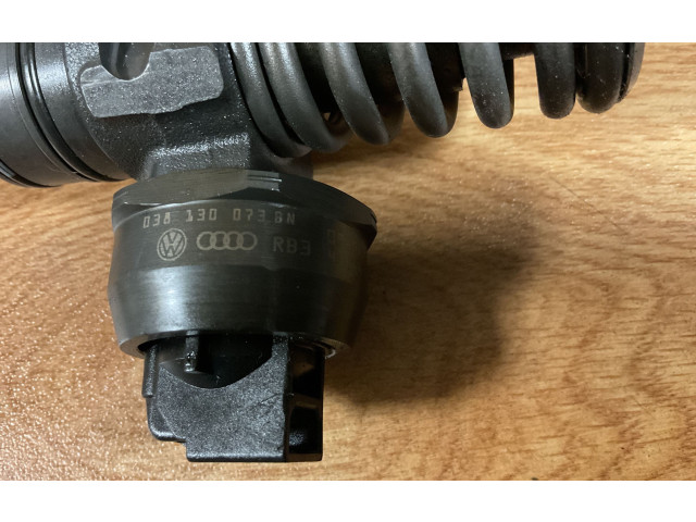 Vstřikovač 038130073BN   Volkswagen Caddy     