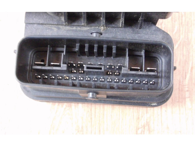 Блок АБС 4451033190   Lexus  ES 250 - 300 - 330   -  года