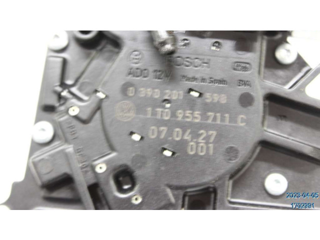 Моторчик дворников 1T0955711D, 0390201869    Volkswagen Touran I