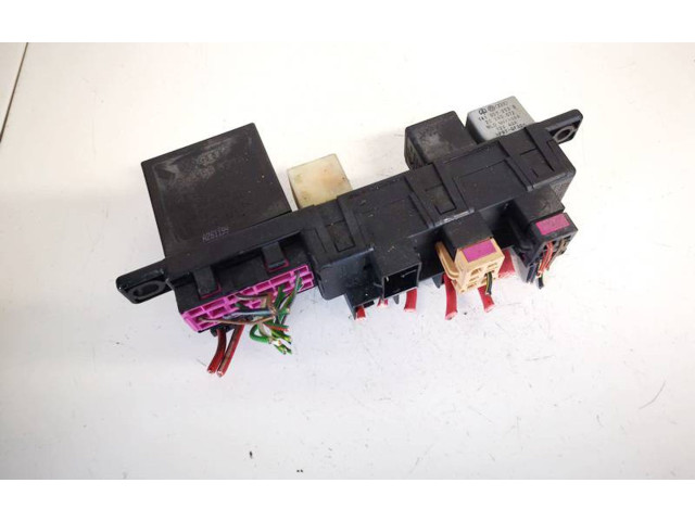 Блок предохранителей 8l0941822, 8L0941822 Volkswagen Golf IV