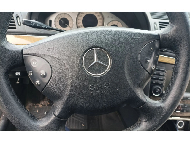 Подушка безопасности водителя Mercedes-Benz E W211