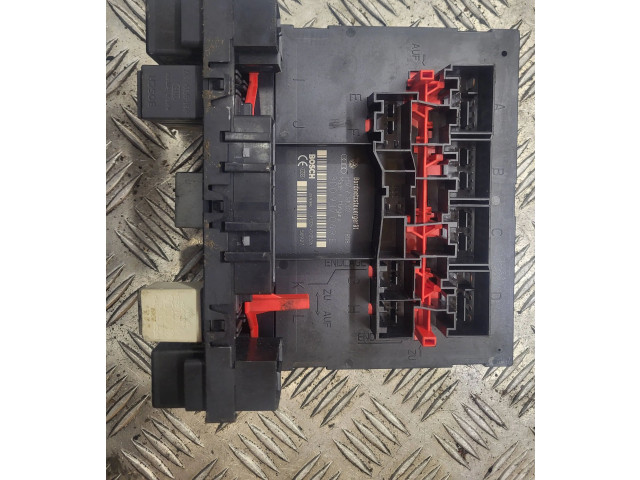 Блок предохранителей 3C0937049E Volkswagen Touran I