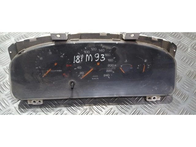 Панель приборов    Mazda 626       