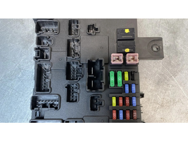 Блок предохранителей 8637B688 Mitsubishi Outlander