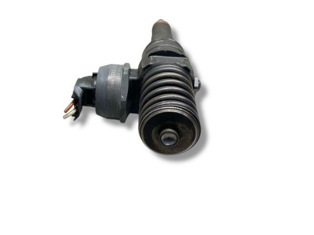 Форсунка 0414720216, 038130073ba    Audi A6 S6 C5 4B  AVF 