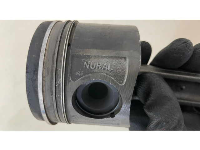 Píst 8487E, 512 BMW 1 E81 E87 pro naftový motor 2.0