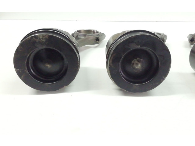  Поршень    Volkswagen Golf VII  