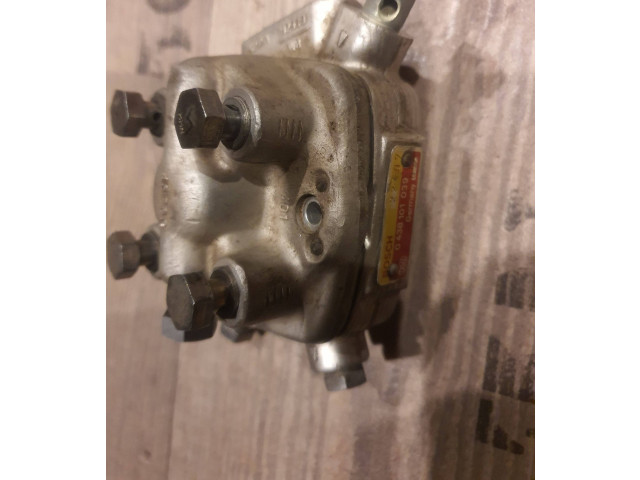 Топливная рампа 0438101039   Volkswagen Corrado   для двигателя KR