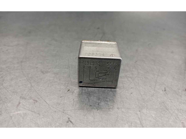 Pojistková skříňka 0015420219 Mercedes-Benz E W124 1995