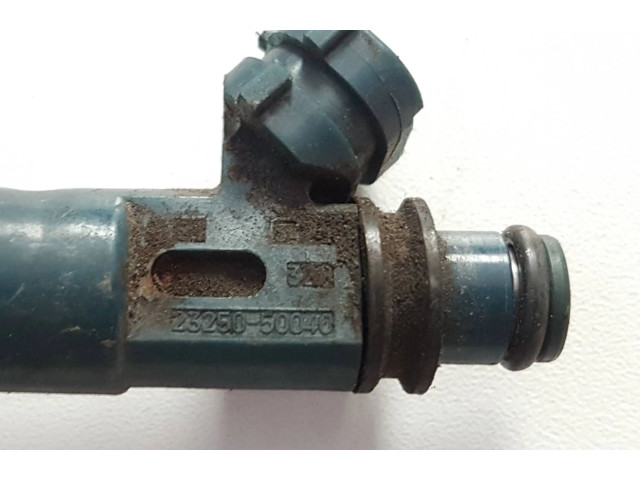 Vstřikovač 2325050040 Toyota Land Cruiser (J100)